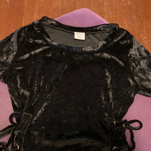 Black velvet top with corset sides (Small/Med) - Picture 2 of 5